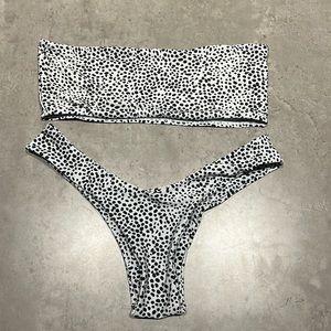 Polka dot bandeau bikini